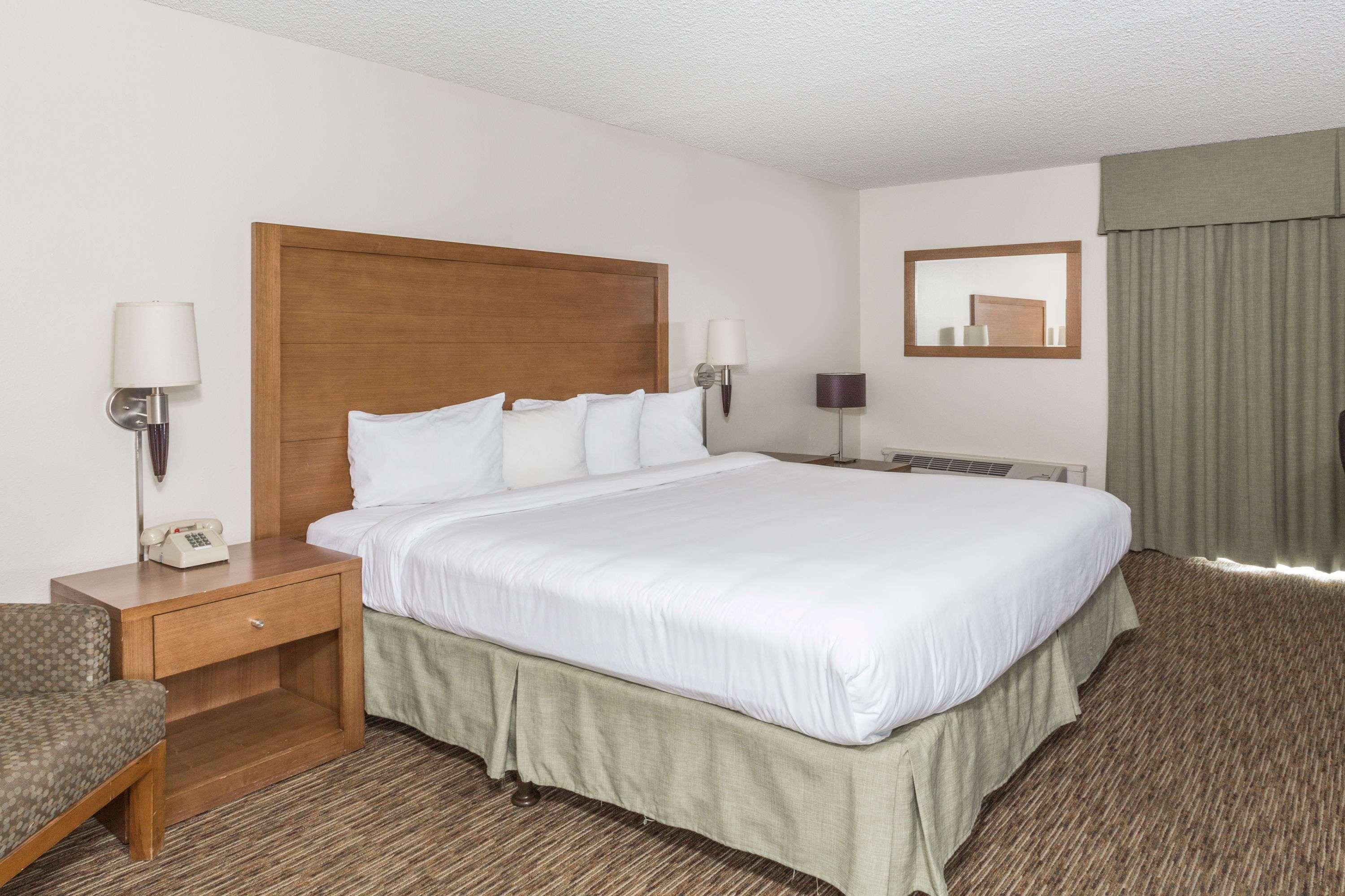 Days Hotel By Wyndham Peoria Glendale Area Exterior photo